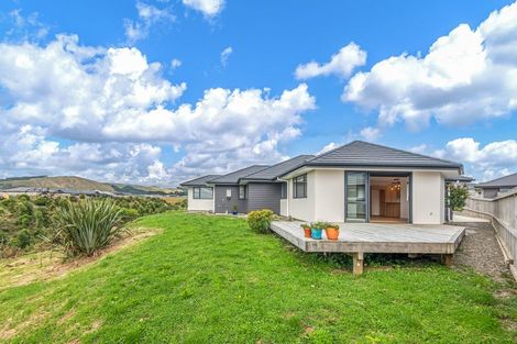Photo of property in 42 Silicon Way, Fitzherbert, Palmerston North, 4410