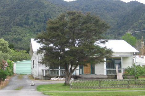 Photo of property in 10 Farmer Street, Te Aroha, 3320