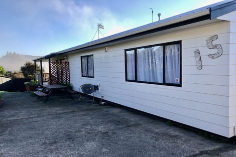 Photo of property in 15 Fenchurch Grove, Stokes Valley, Lower Hutt, 5019