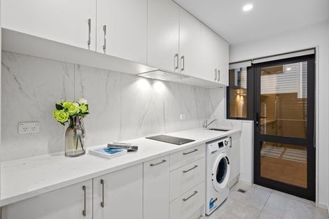 Photo of property in 4c Fowler Street, Northcote, Auckland, 0627