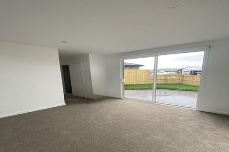 Photo of property in 16 Oioi Lane, Poike, Tauranga, 3112