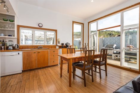 Photo of property in 58 Wiggins Street, Sumner, Christchurch, 8081