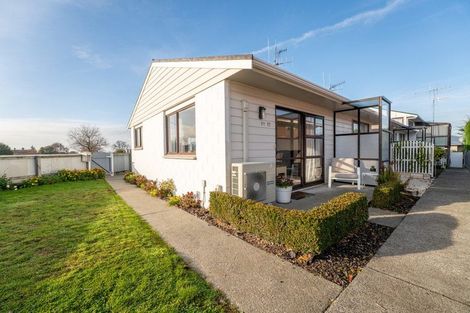 Photo of property in 1/52 Avenue Road, West End, Timaru, 7910