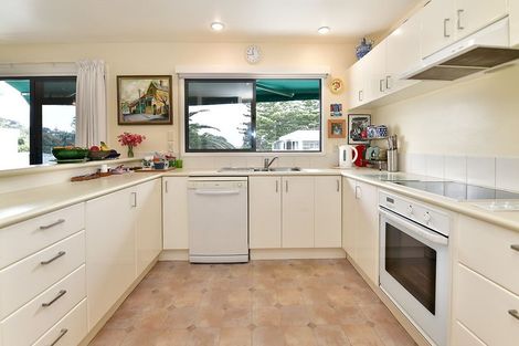 Photo of property in 11f Puriri Avenue, Orewa, 0931
