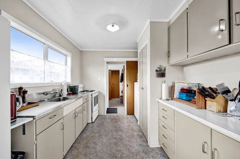 Photo of property in 13 Gibson Place, Patea, 4520