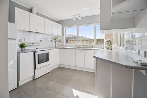 Photo of property in 36b Charlotte Street, Stanmore Bay, Whangaparaoa, 0932