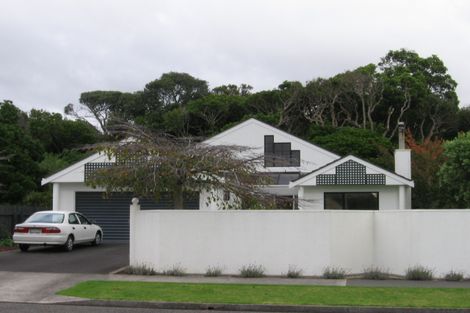 Photo of property in 56 Kapanui Road, Waikanae, 5036