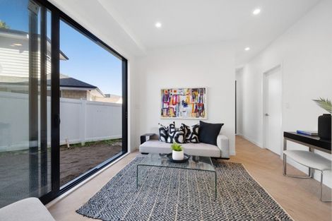 Photo of property in 2/8 Bennett Road, Pakuranga, Auckland, 2010