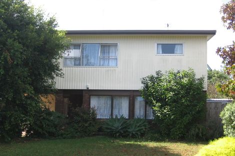 Photo of property in 4 Pokapu Street, Titirangi, Auckland, 0600