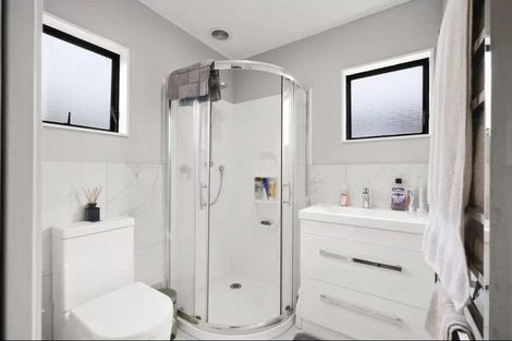 Photo of property in 27a Sunderlands Road, Half Moon Bay, Auckland, 2012