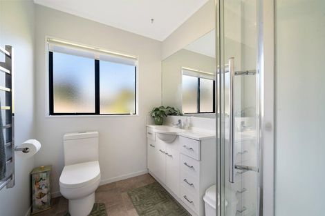 Photo of property in 3/28 Lakeside Drive, Orewa, 0931