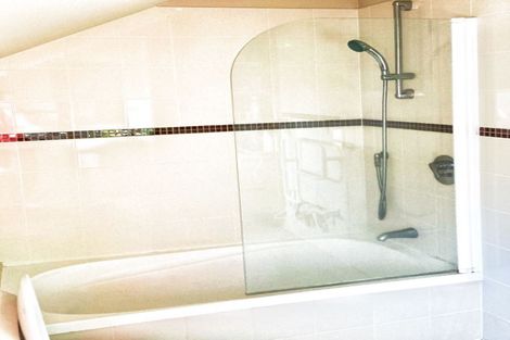 Photo of property in 11/64 Schnapper Rock Road, Schnapper Rock, Auckland, 0632