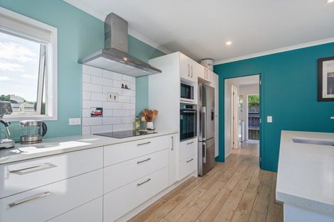 Photo of property in 56 Hahei Beach Road, Hahei, Whitianga, 3591