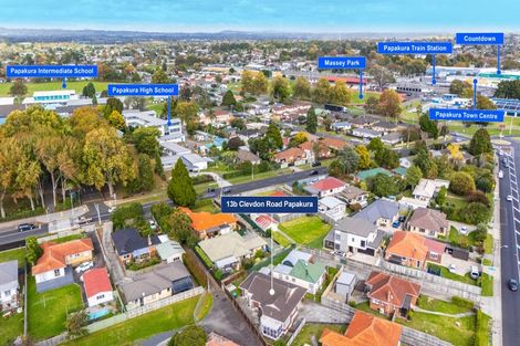 Photo of property in 2/13 Clevedon Road, Papakura, 2110