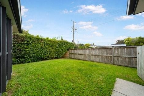 Photo of property in 2 Renata Crescent, Te Atatu Peninsula, Auckland, 0610