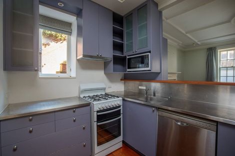 Photo of property in 2/17 Oriental Terrace, Oriental Bay, Wellington, 6011