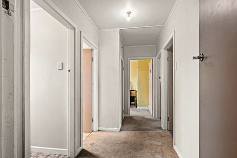 Photo of property in 96 Omata Road, Marfell, New Plymouth, 4310