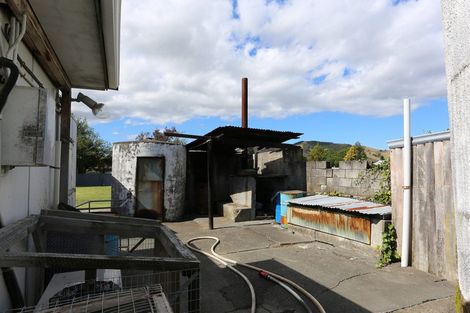 Photo of property in 25 Library Road, Te Karaka, 4022