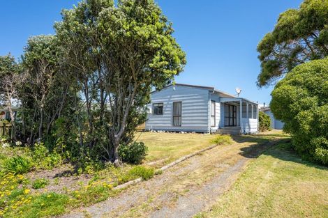 Photo of property in 20 Norfolk Crescent, Otaki Beach, Otaki, 5512