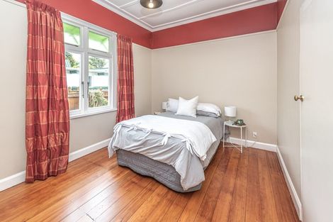 Photo of property in 12 Tregarth Street, Saint Johns Hill, Whanganui, 4501