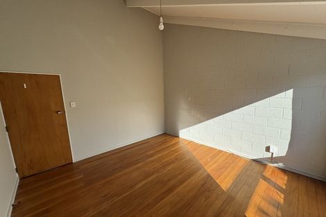 Photo of property in 14a Waiwera Crescent, Maupuia, Wellington, 6022