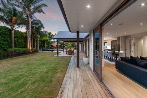 Photo of property in 181 Old North Road, Kumeu, 0892