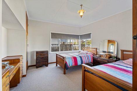 Photo of property in 17 Tasman Street, Opunake, 4616