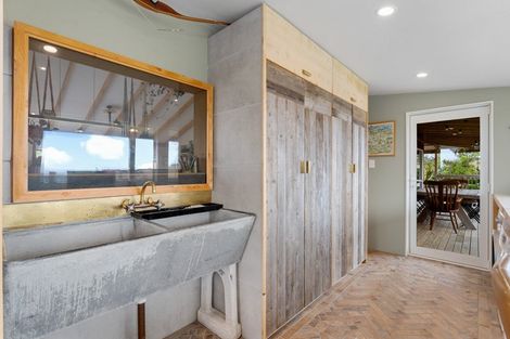 Photo of property in 236 Kiwitahi Road, Helensville, 0875