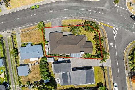 Photo of property in 2 Paradise Point Place, One Tree Point, 0118