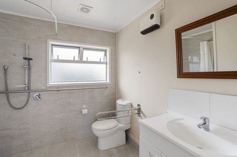 Photo of property in 5 Glengowan Place, Conifer Grove, Takanini, 2112