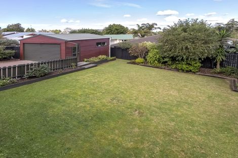 Photo of property in 6 Channing Crescent, Botany Downs, Auckland, 2010