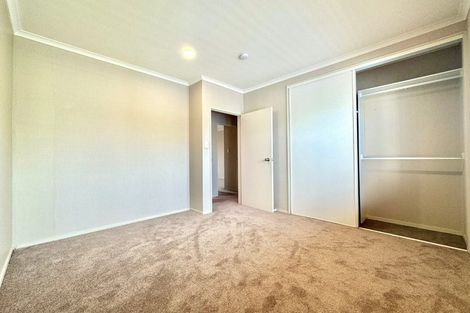 Photo of property in 54 Stranraer Crescent, Wattle Downs, Auckland, 2103