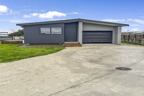 Photo of property in 7 Walton Street, Bulls, 4818