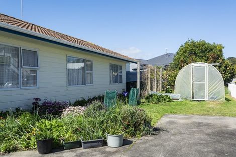 Photo of property in 2/353 Saint Aubyn, Moturoa, New Plymouth, 4310