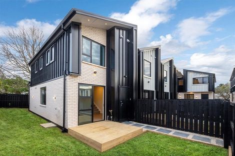 Photo of property in 2/9 Blanes Road, Weymouth, Auckland, 2103