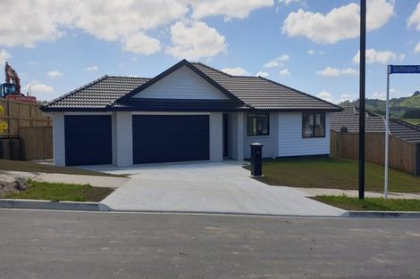 Photo of property in 10 James Elliot Way, Pokeno, 2402