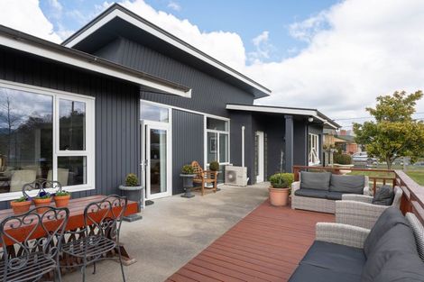 Photo of property in 65 Timaru Road, Waimate, 7924