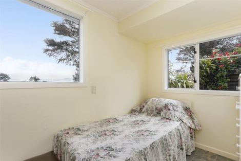 Photo of property in 10 Waione Avenue, Te Atatu Peninsula, Auckland, 0610