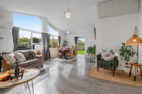 Photo of property in 129 Awaroa Road, Helensville, 0800