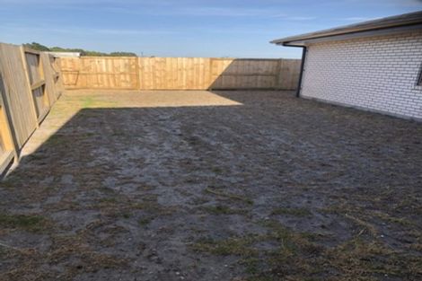 Photo of property in 26 Waitemata Drive, One Tree Point, 0118