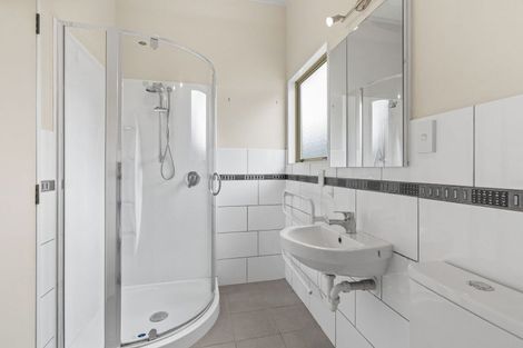 Photo of property in 3 Kirkcaldie Grove, Levin, 5510