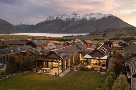 Photo of property in 33 Hackett Road, Jacks Point, Queenstown, 9371