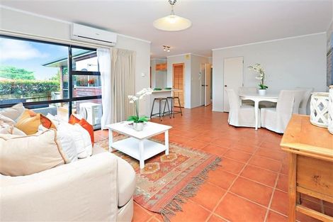 Photo of property in 2/5 Fieldstone Court, Northpark, Auckland, 2013