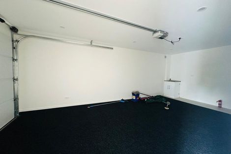 Photo of property in 39 Lawson Creek Street, Massey, Auckland, 0614