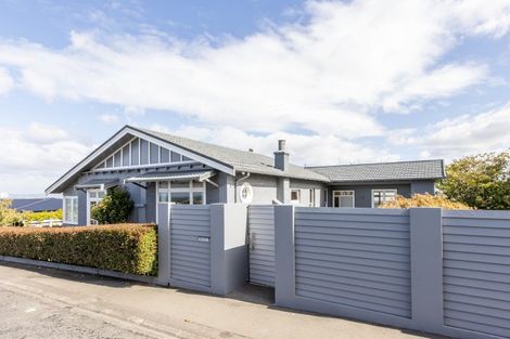 Photo of property in 12 Havelock Road, Hospital Hill, Napier, 4110
