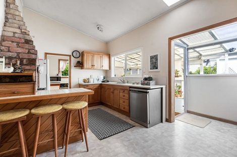 Photo of property in 125 Vauxhall Road, Narrow Neck, Auckland, 0624