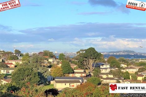 Photo of property in 18 Sumich Place, West Harbour, Auckland, 0618