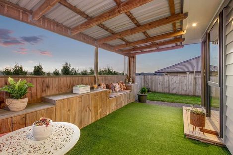 Photo of property in 14 Kingfisher Road, Silverdale, 0932