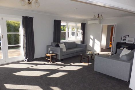 Photo of property in 2 Longmuir Street, Ilam, Christchurch, 8041