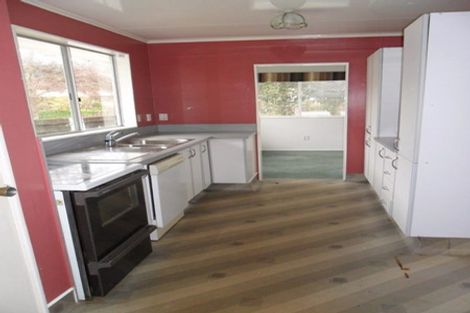 Photo of property in 63 Hillside Drive, Maoribank, Upper Hutt, 5018